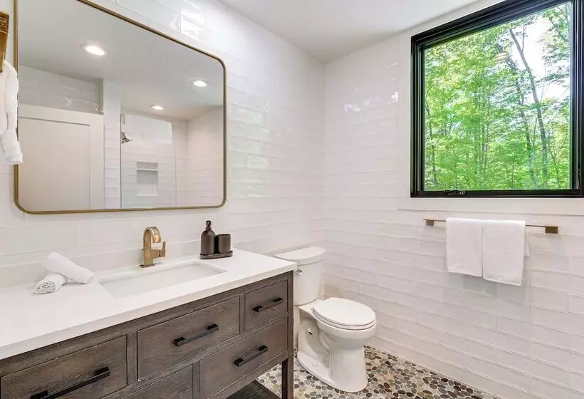 Modern Bellaire Cabin < 5 Mi To Lake & Slopes!