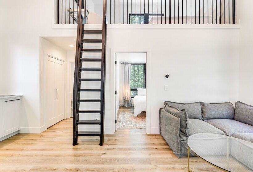 Modern Bellaire Cabin < 5 Mi To Lake & Slopes!