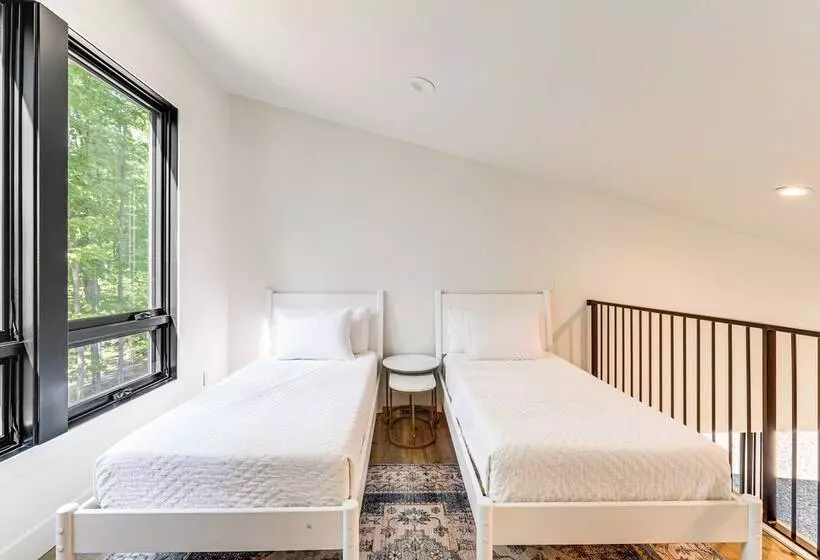 Modern Bellaire Cabin < 5 Mi To Lake & Slopes!