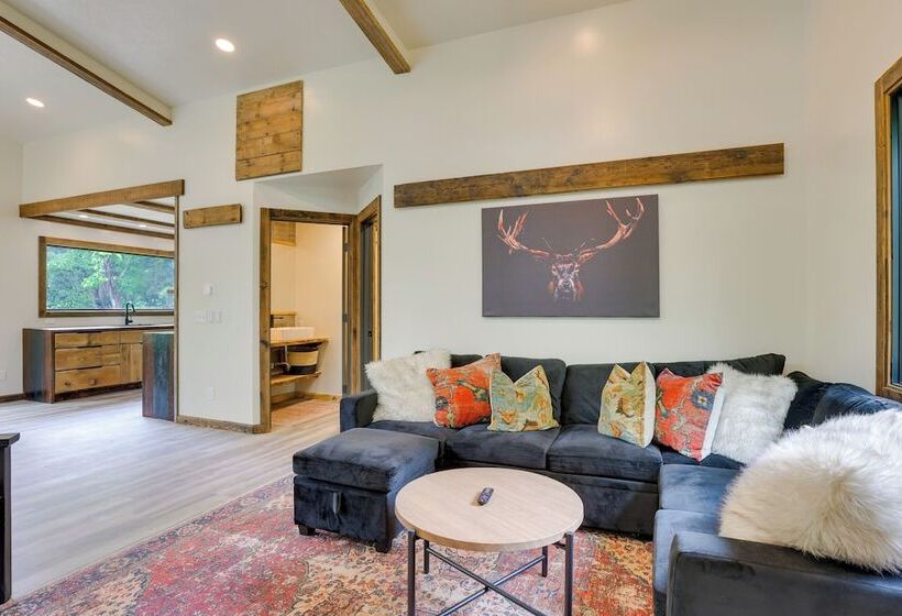 Modern Louisville Home On 3 Acres W/ Gas Fire Pit!