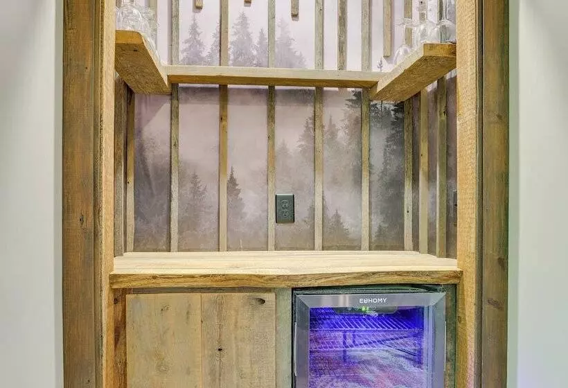 Modern Louisville Home On 3 Acres W/ Gas Fire Pit!