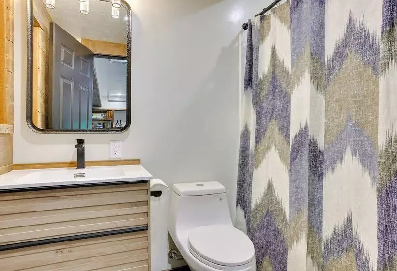 Modern Louisville Home On 3 Acres W/ Gas Fire Pit!