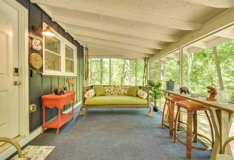 Mountain Escape W/ Gas Grill Near Lake Burton!