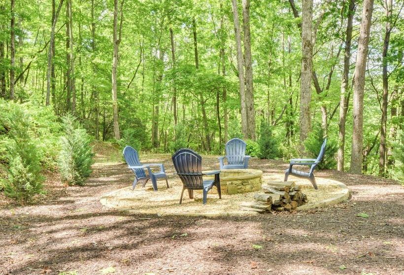 Mountain Escape W/ Gas Grill Near Lake Burton!