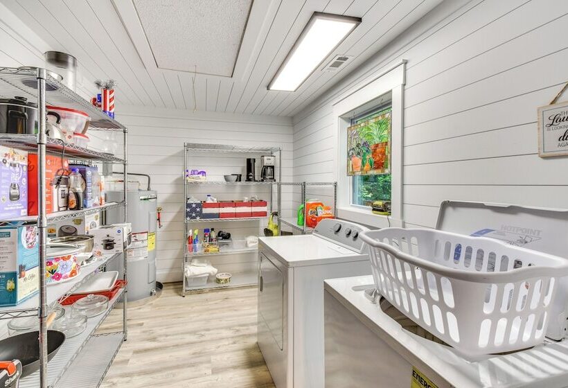 Mountain Escape W/ Gas Grill Near Lake Burton!