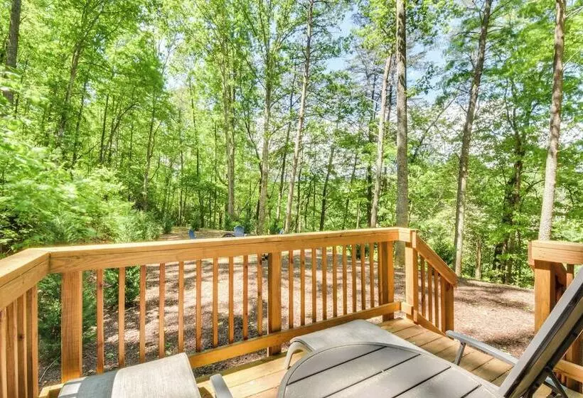 Mountain Escape W/ Gas Grill Near Lake Burton!