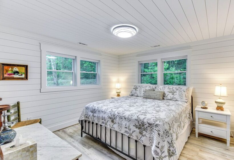 Mountain Escape W/ Gas Grill Near Lake Burton!