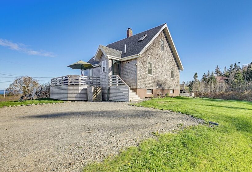 Peaceful Lubec Home W/ Views: Walk To Beach!