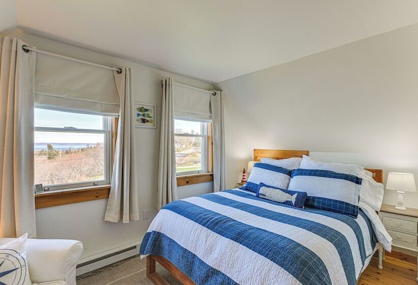 Peaceful Lubec Home W/ Views: Walk To Beach!