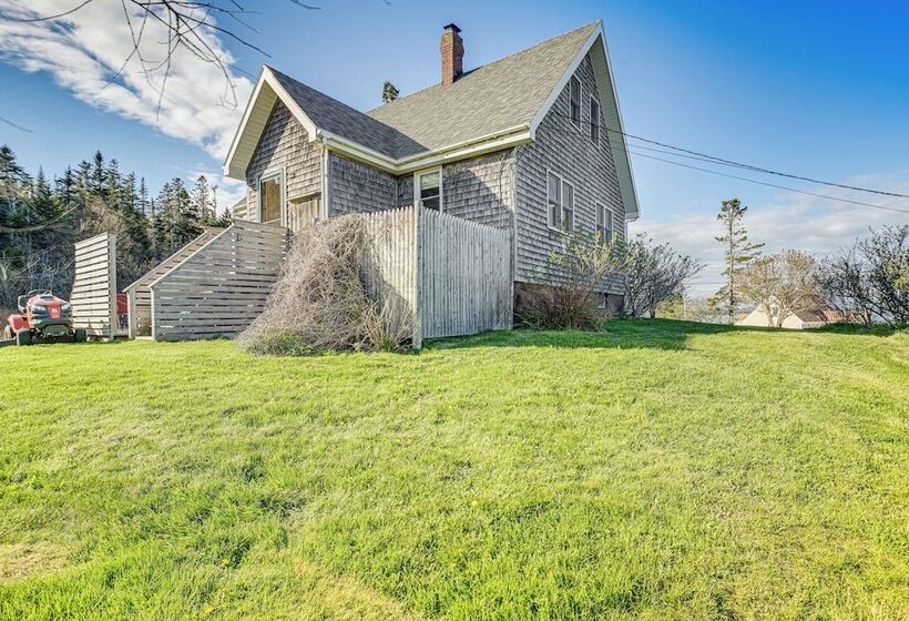 Peaceful Lubec Home W/ Views: Walk To Beach!