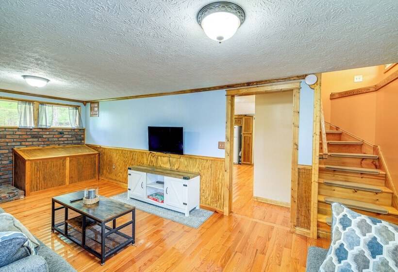 Peaceful South Holston Lake Cabin W/ Dock & Deck!