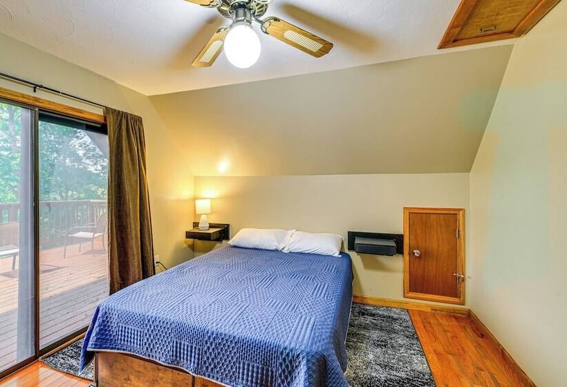 Peaceful South Holston Lake Cabin W/ Dock & Deck!