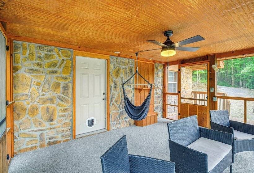 Peaceful South Holston Lake Cabin W/ Dock & Deck!