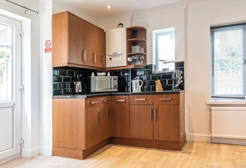 膳宿费 Bramcote House