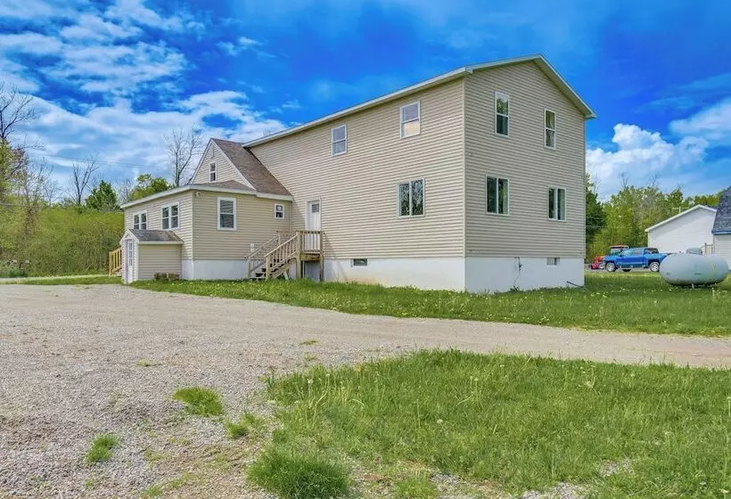 Spacious Oswego Home: 6 Mi To Fort Ontario!