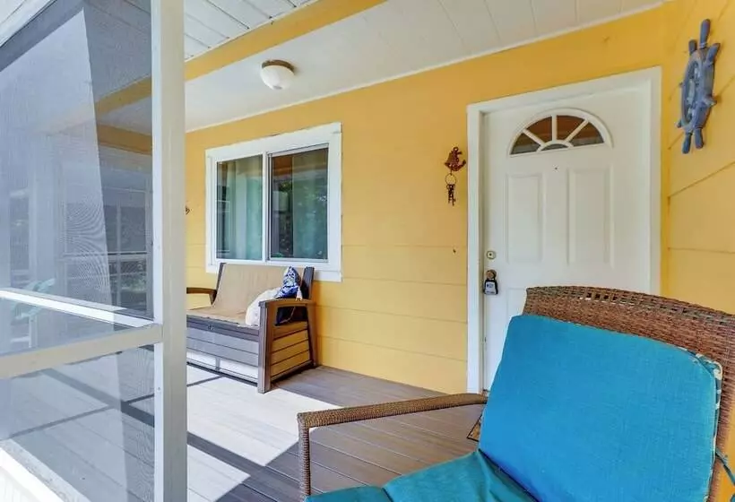 Pet Friendly Port Charlotte Home: 6 Mi To Beach!