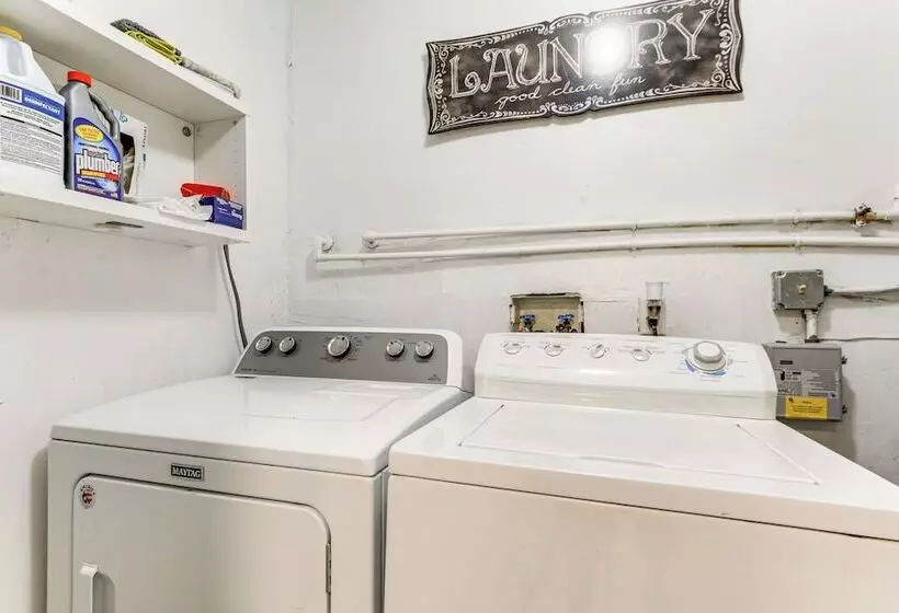 Pet Friendly Port Charlotte Home: 6 Mi To Beach!
