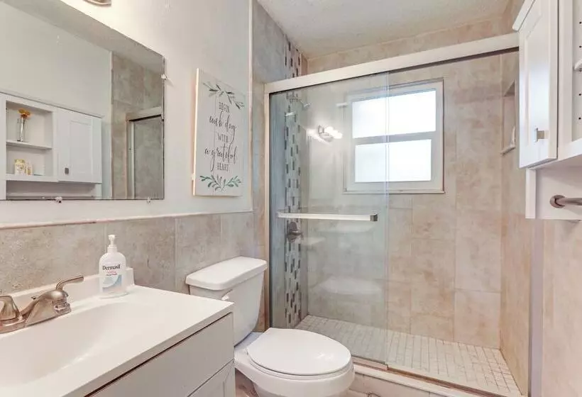 Pet Friendly Port Charlotte Home: 6 Mi To Beach!