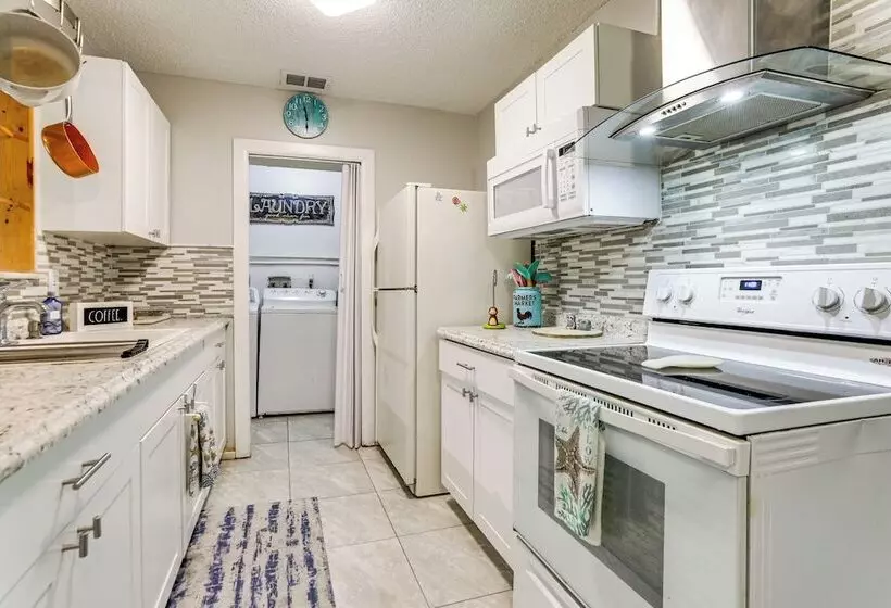 Pet Friendly Port Charlotte Home: 6 Mi To Beach!