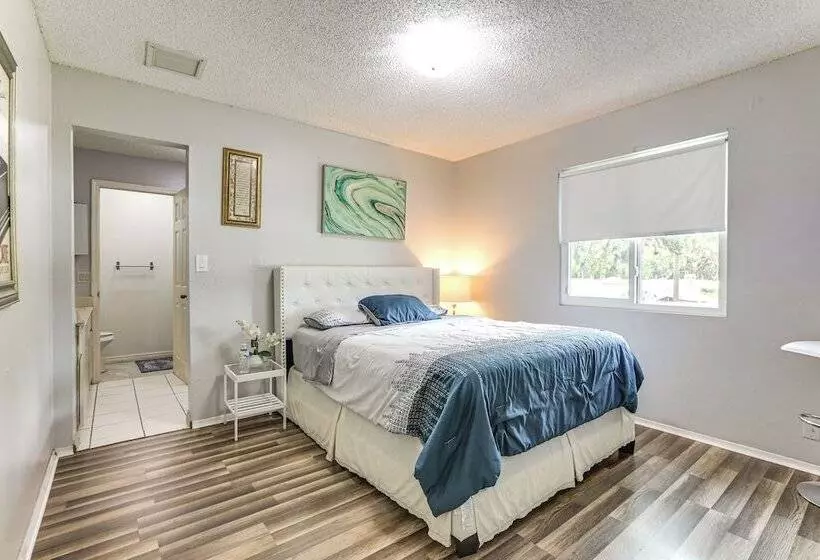Pet Friendly Port Charlotte Home: 6 Mi To Beach!