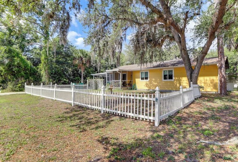 Pet Friendly Port Charlotte Home: 6 Mi To Beach!