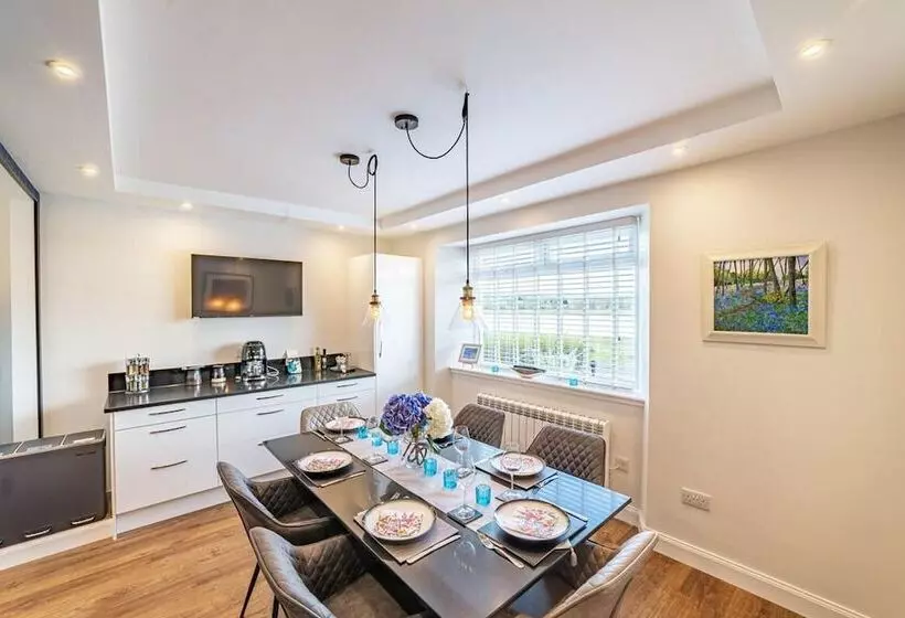 Riverside Retreat In Dumfries