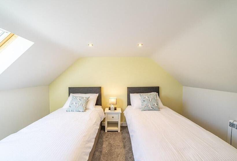 Riverside Retreat In Dumfries