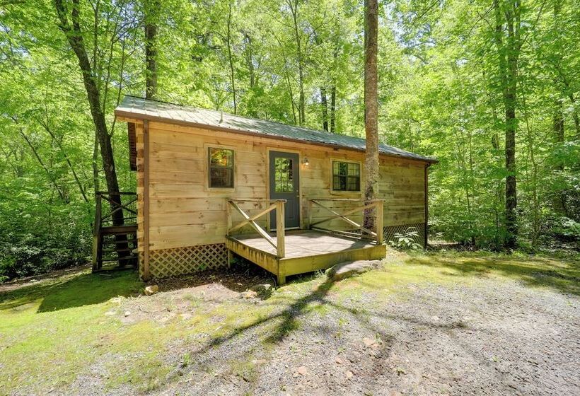 Hot Tub & On Site Trails: Secluded Marion Cabin
