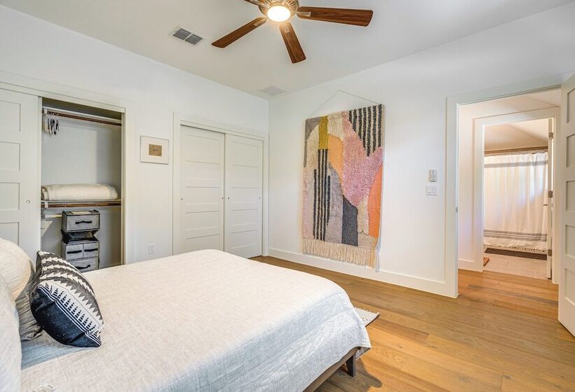 Spacious Austin Home: Near S Congress & Downtown!