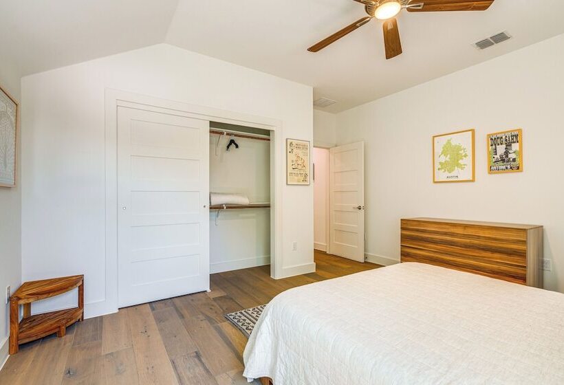 Spacious Austin Home: Near S Congress & Downtown!