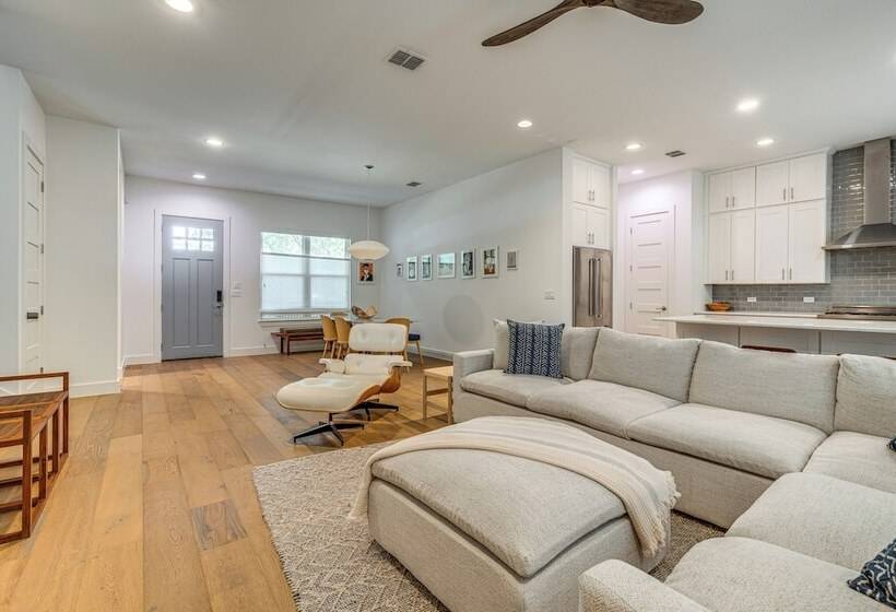Spacious Austin Home: Near S Congress & Downtown!
