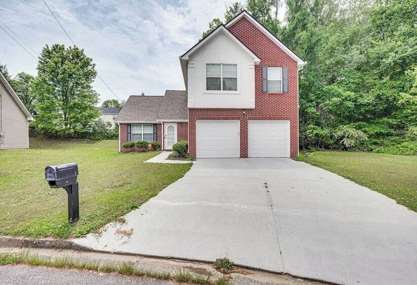 10 Mi To Stone Mtn Park: Spacious Home In Lithonia