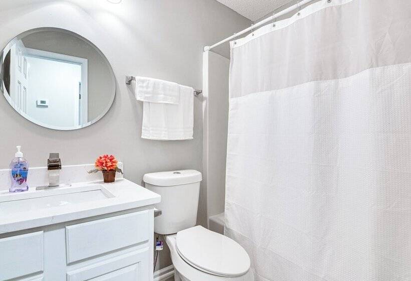 10 Mi To Stone Mtn Park: Spacious Home In Lithonia