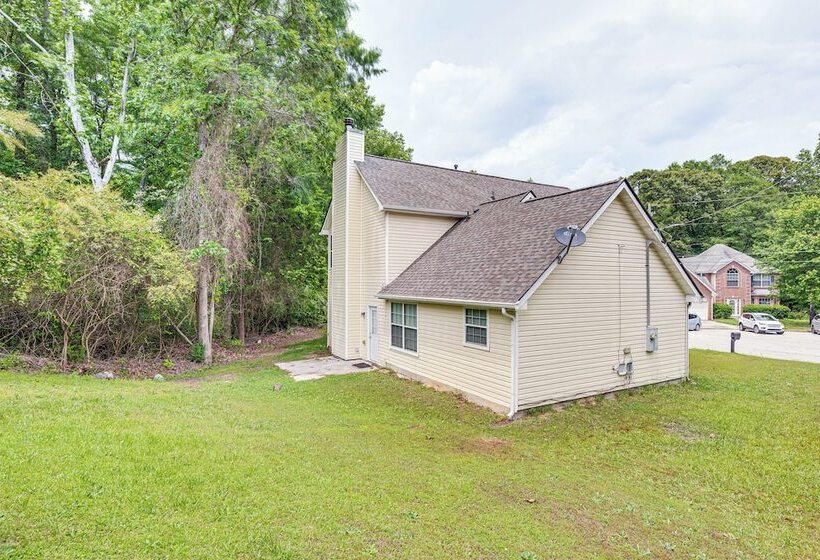 10 Mi To Stone Mtn Park: Spacious Home In Lithonia