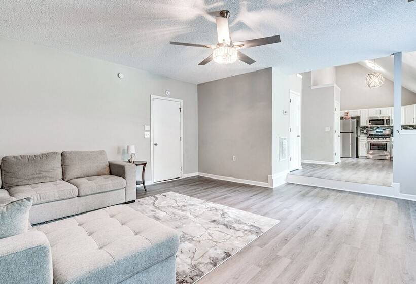 10 Mi To Stone Mtn Park: Spacious Home In Lithonia