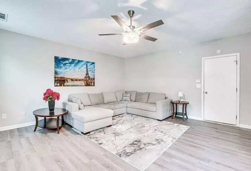 10 Mi To Stone Mtn Park: Spacious Home In Lithonia