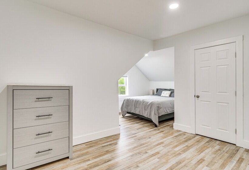 Spacious Oswego Home: 6 Mi To Fort Ontario!