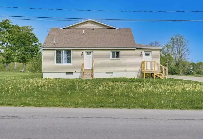 Spacious Oswego Home: 6 Mi To Fort Ontario!