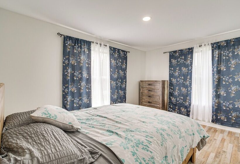 Spacious Oswego Home: 6 Mi To Fort Ontario!