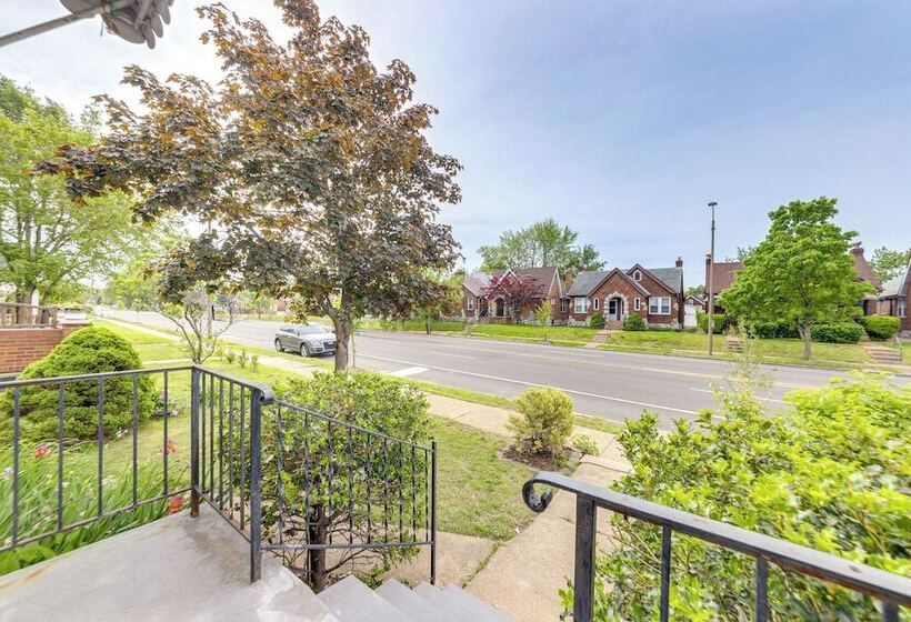 Spacious St Louis Retreat: 8 Mi To Downtown!