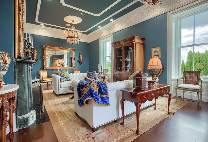 Stuart Manor Bed And Breakfast