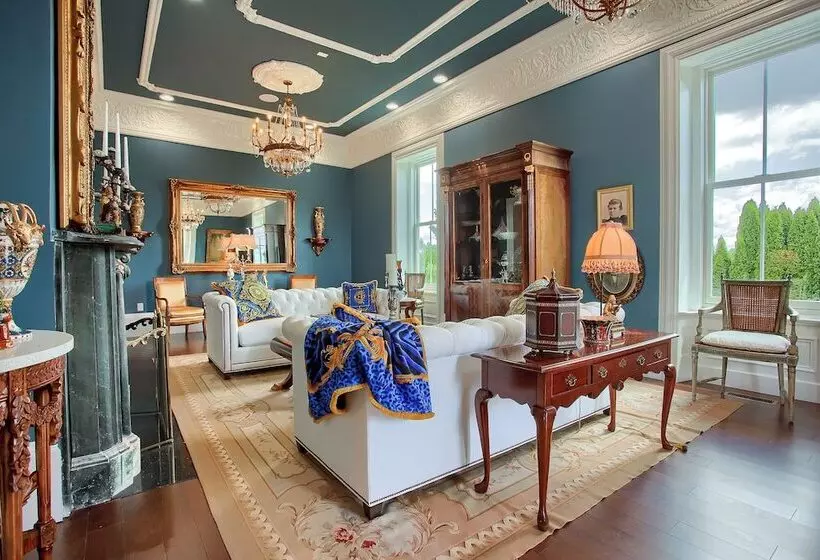 Stuart Manor Bed And Breakfast