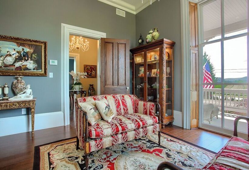 Stuart Manor Bed And Breakfast