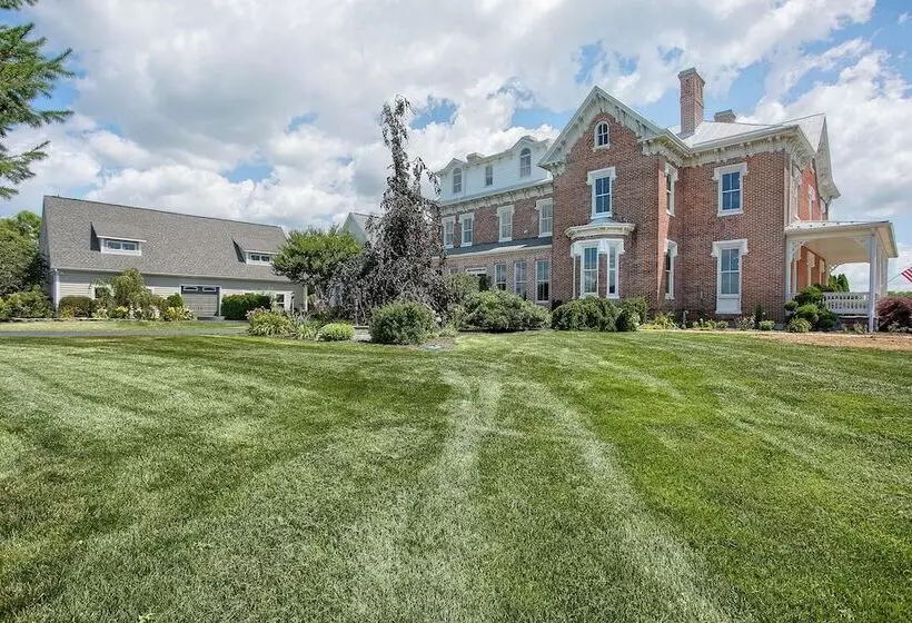 Stuart Manor Bed And Breakfast