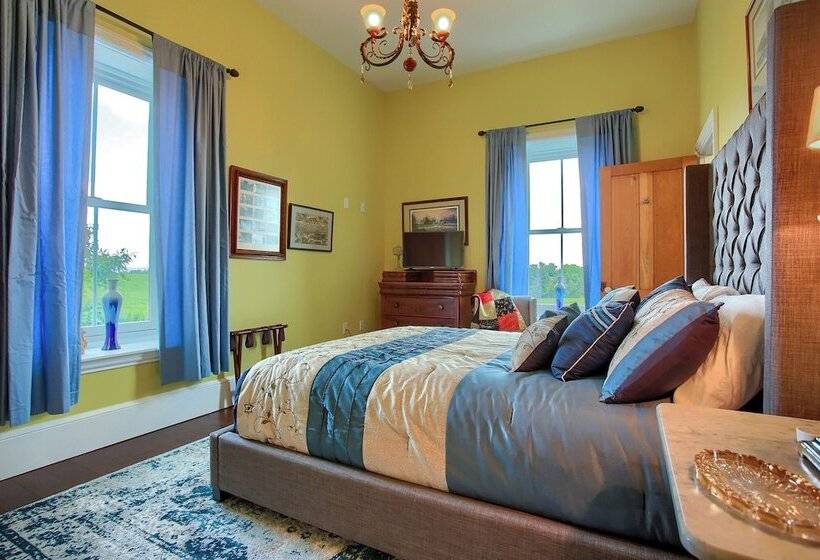 Stuart Manor Bed And Breakfast