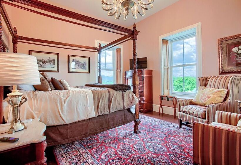 Stuart Manor Bed And Breakfast