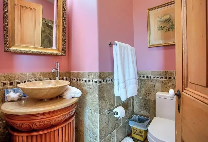 Stuart Manor Bed And Breakfast