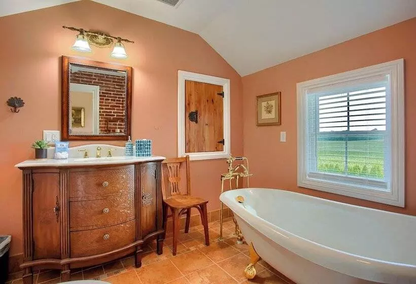 Stuart Manor Bed And Breakfast