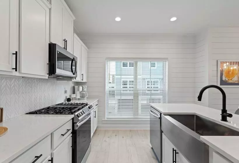 Summer Salt 24226 Pepper Lane
