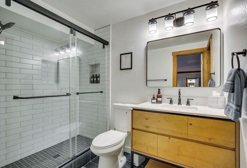 The Abby Cabin: Restful Running Springs Retreat!